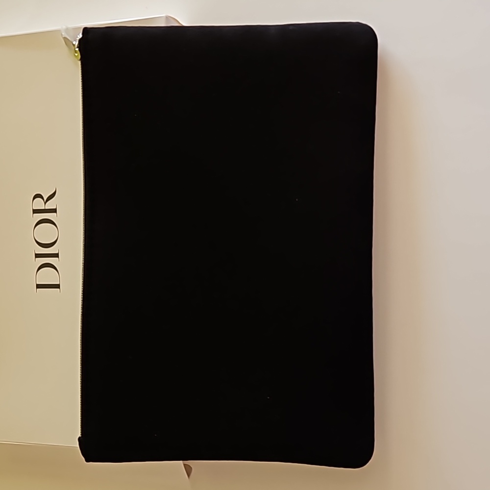 NWT Dior black fabric makeup bag, silver zipper. Luxurious 🖤 - Picture 4 of 5